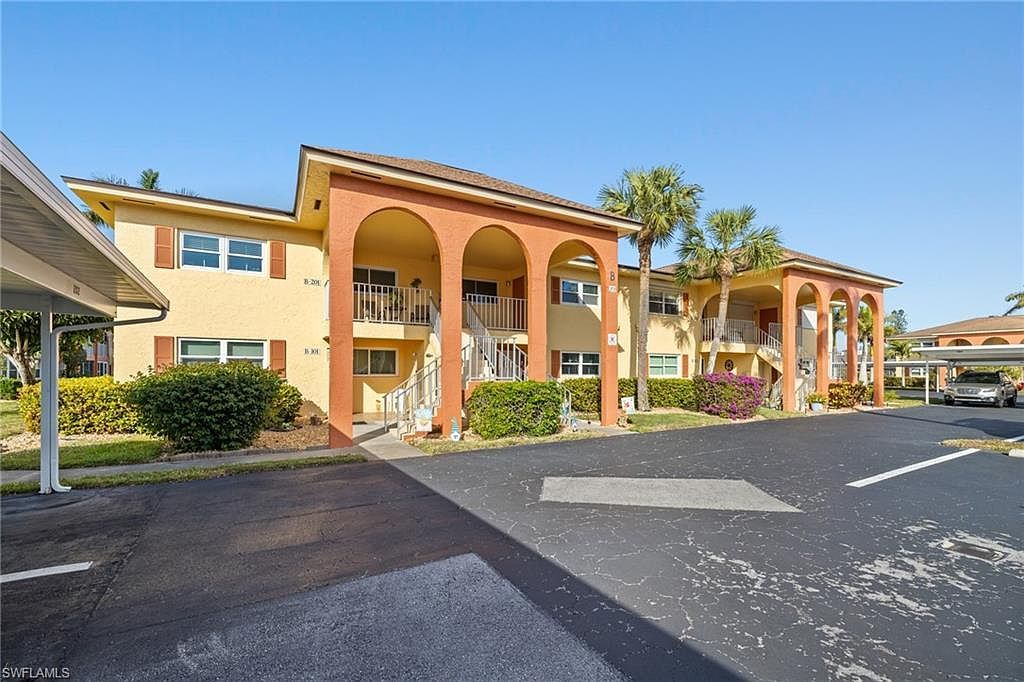 372 Charlemagne Blvd APT B202 Naples, FL 34112 - Thumbnail 2