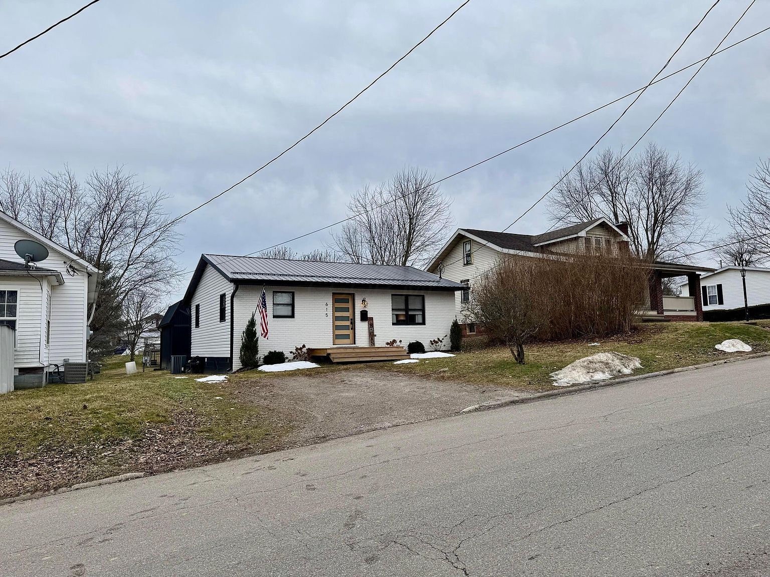 615 W Brown St New Lexington, OH 43764 - Thumbnail 2