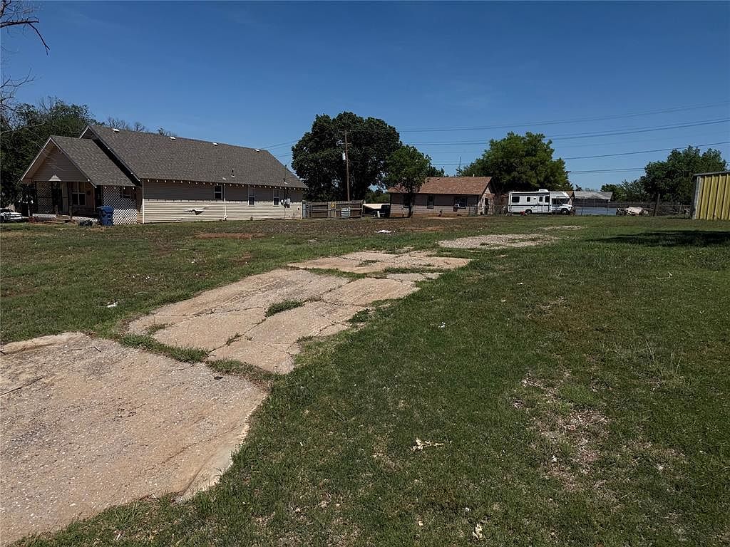 215 N Market St LOT 10 Cordell, OK 73632 - Thumbnail 2