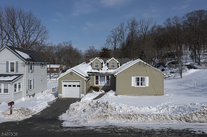 21 Spring St Ogdensburg, NJ 07439 - Thumbnail 2