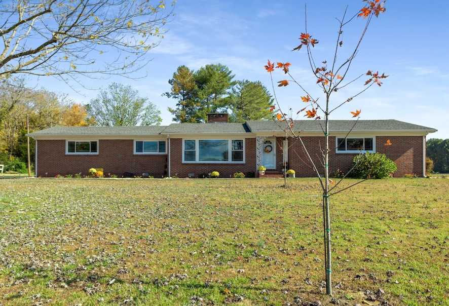 3564 Smithville Highway, McMinnville, TN, USA, 37110  | Single Family