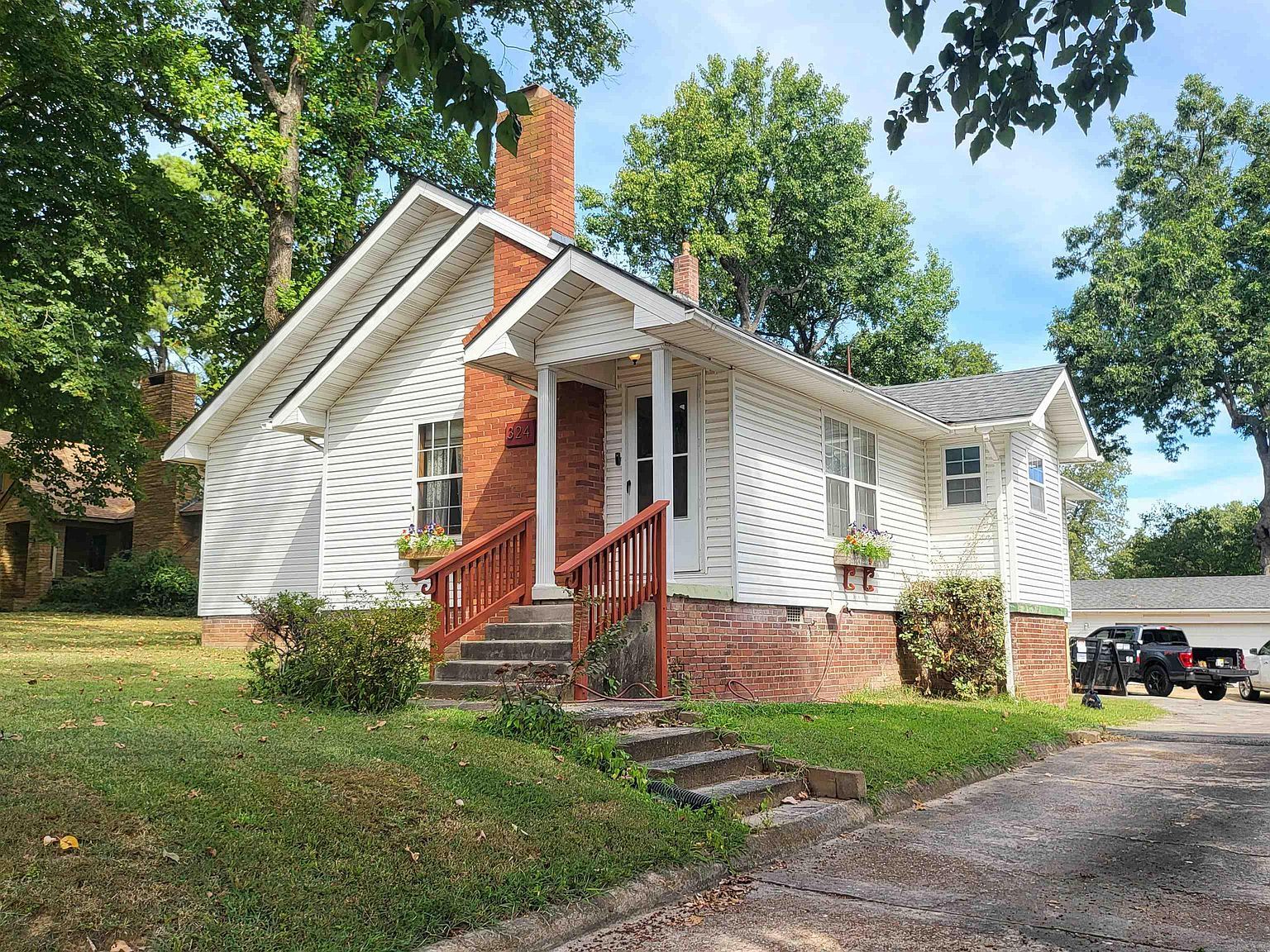 324 E Nettleton Ave Jonesboro, AR 72401 - Thumbnail 2