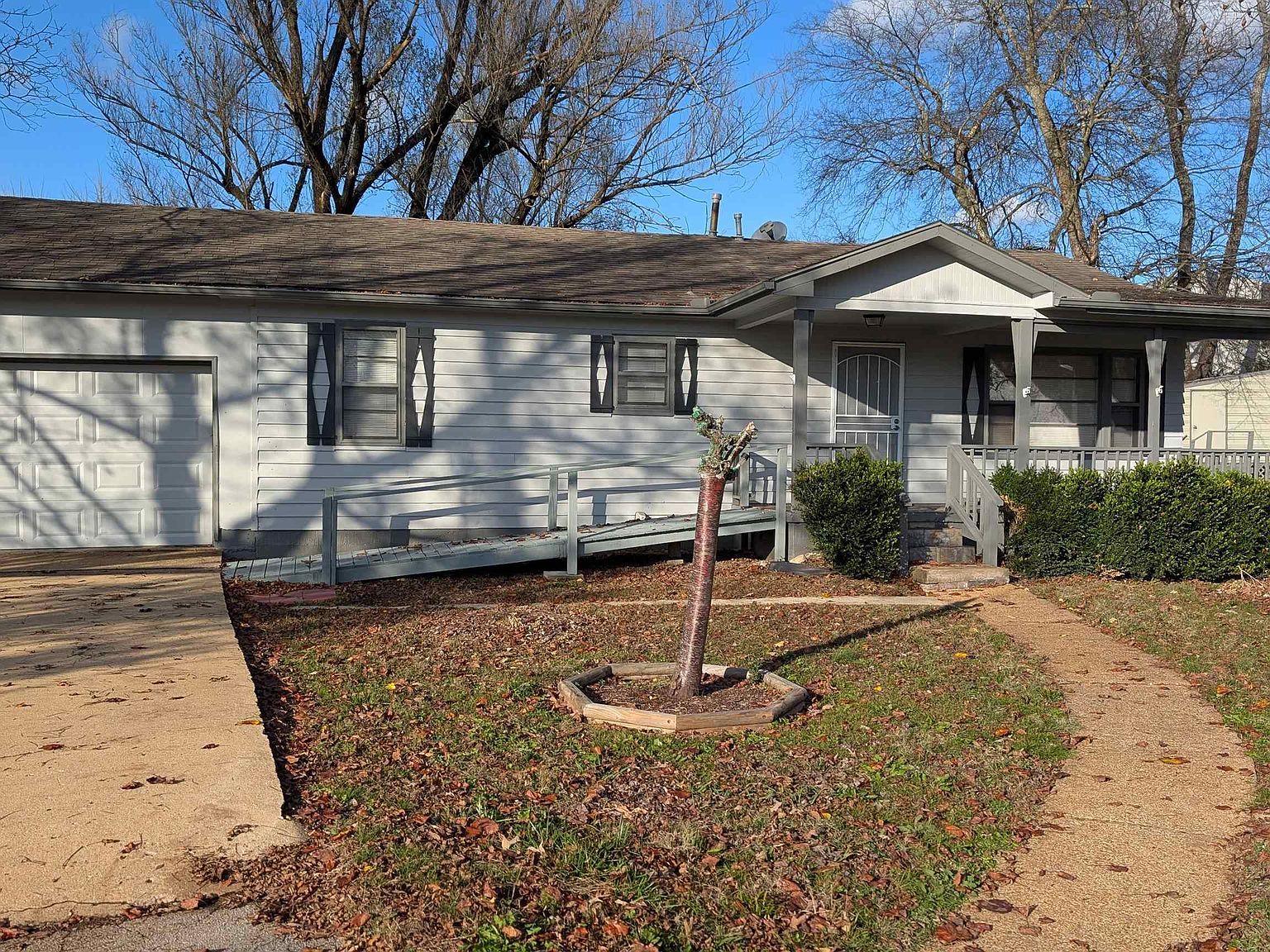 32 E Main St Ash Flat, AR 72513 - Thumbnail 2