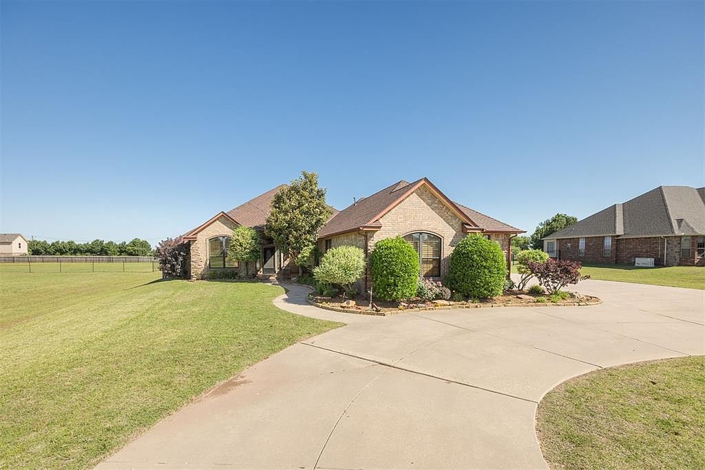 10681 NW 107th St Yukon, OK 73099 - Thumbnail 2