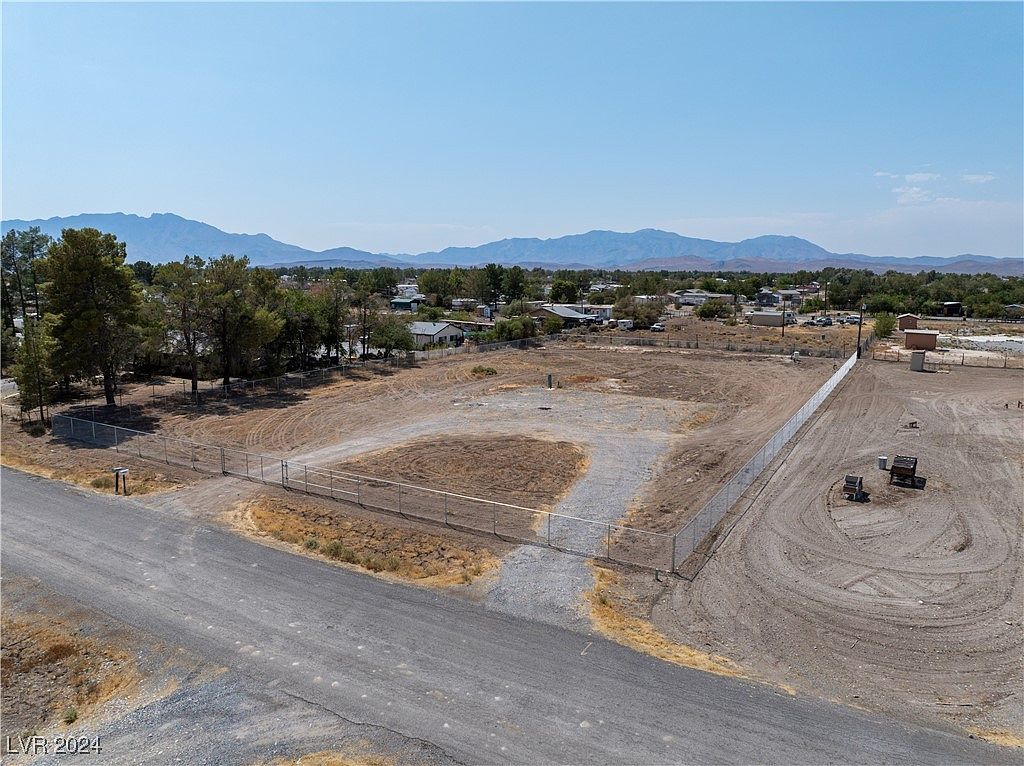 550 Cynthia St Pahrump, NV 89048 - Thumbnail 2