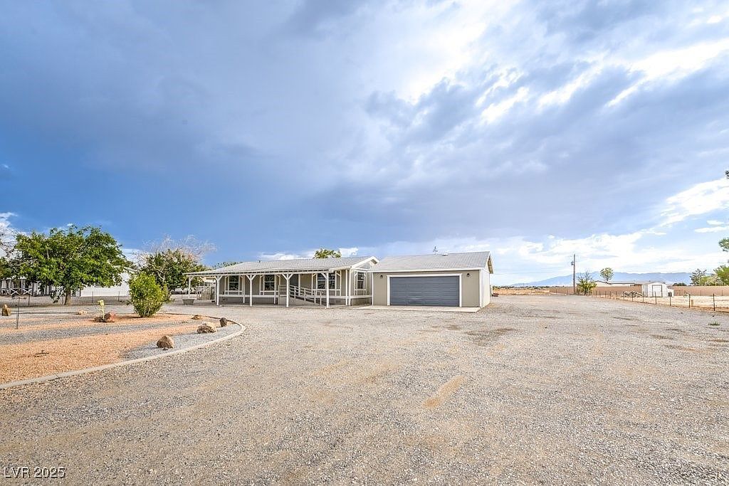 681 W Janet Ln Pahrump, NV 89060 - Thumbnail 2