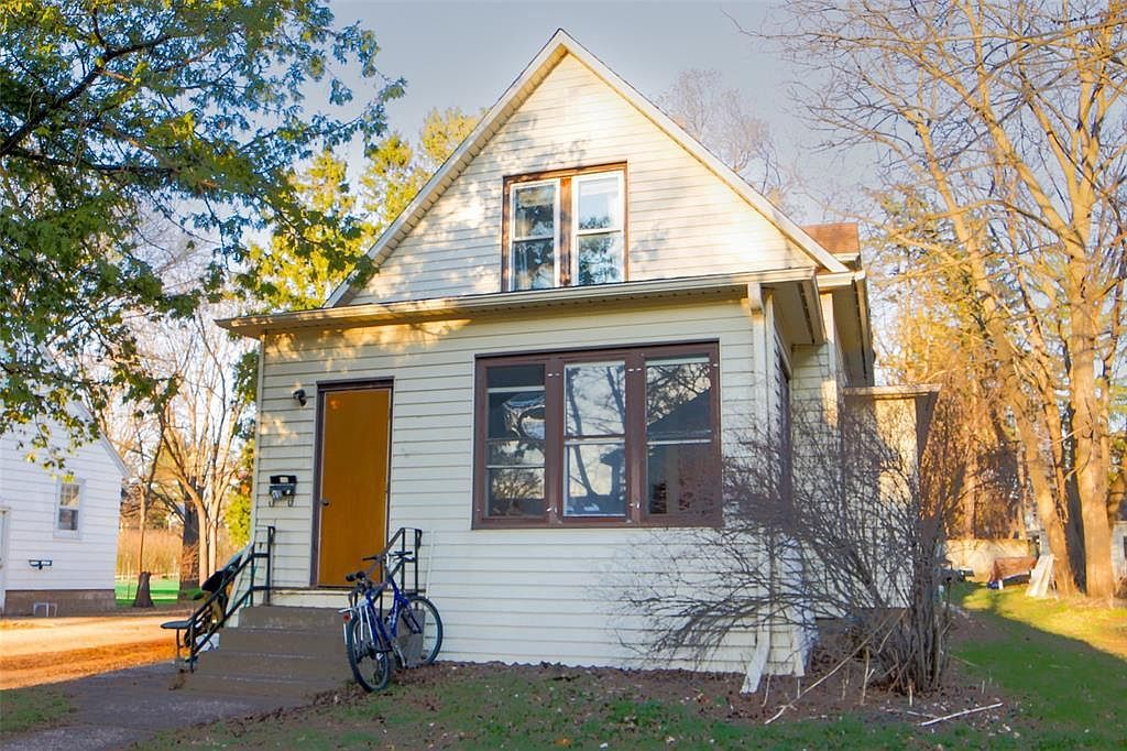 1114 7th St E Menomonie, WI 54751  | Single Family