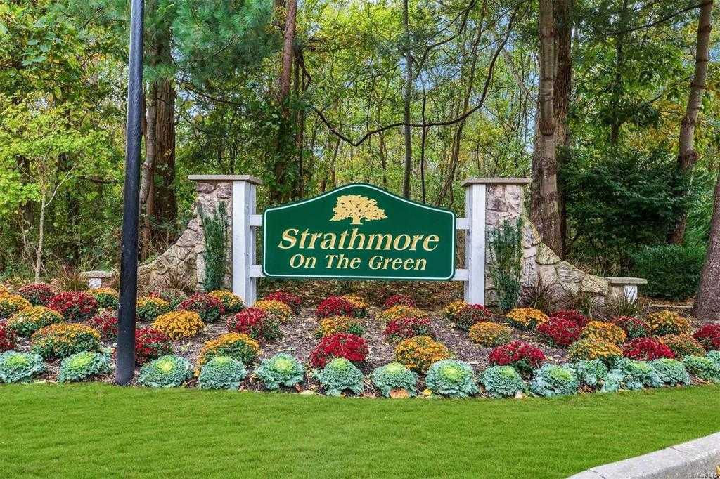 2 Greenbriar Court, Middle Island, NY, USA, 11953  | Condominium