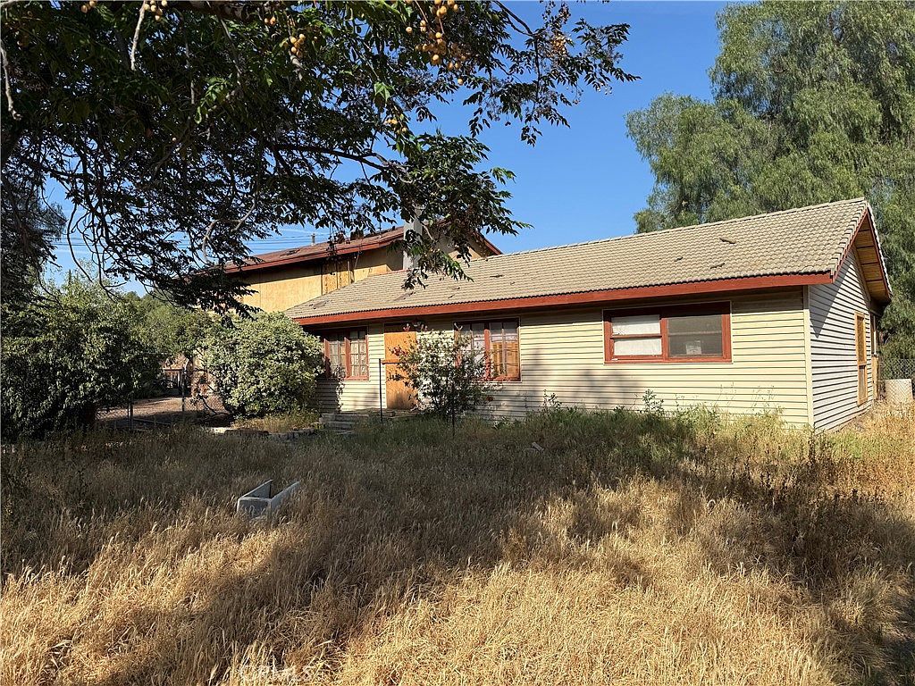 5701 Norwood Ave Riverside, CA 92505 - Thumbnail 2