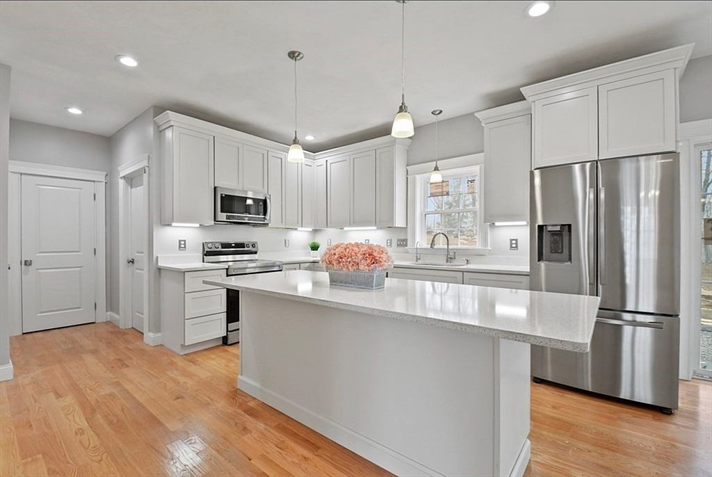 502 Pine St Leicester, MA 01524 - Thumbnail 2