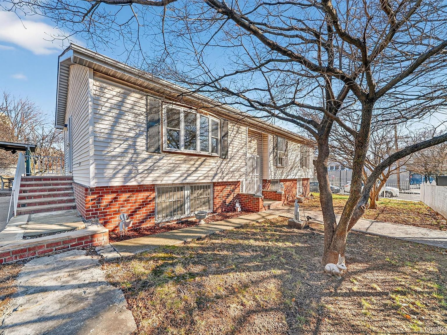 895 E 172nd St Bronx, NY 10460 - Thumbnail 2