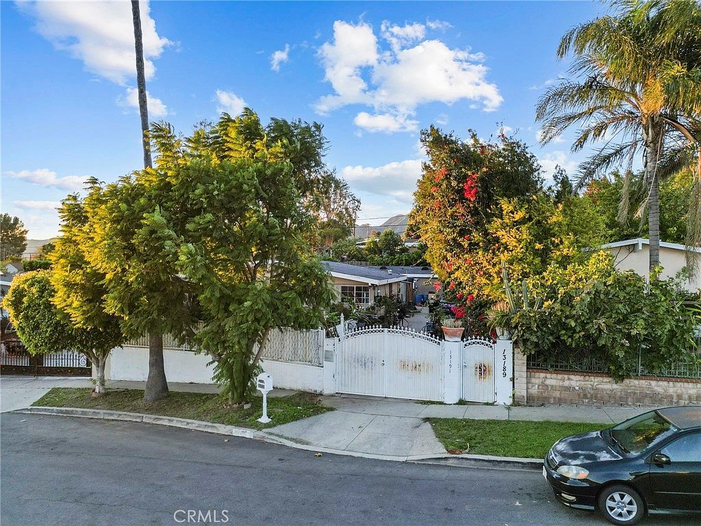 13191-13189 Herron St Sylmar, CA 91342 - Thumbnail 2