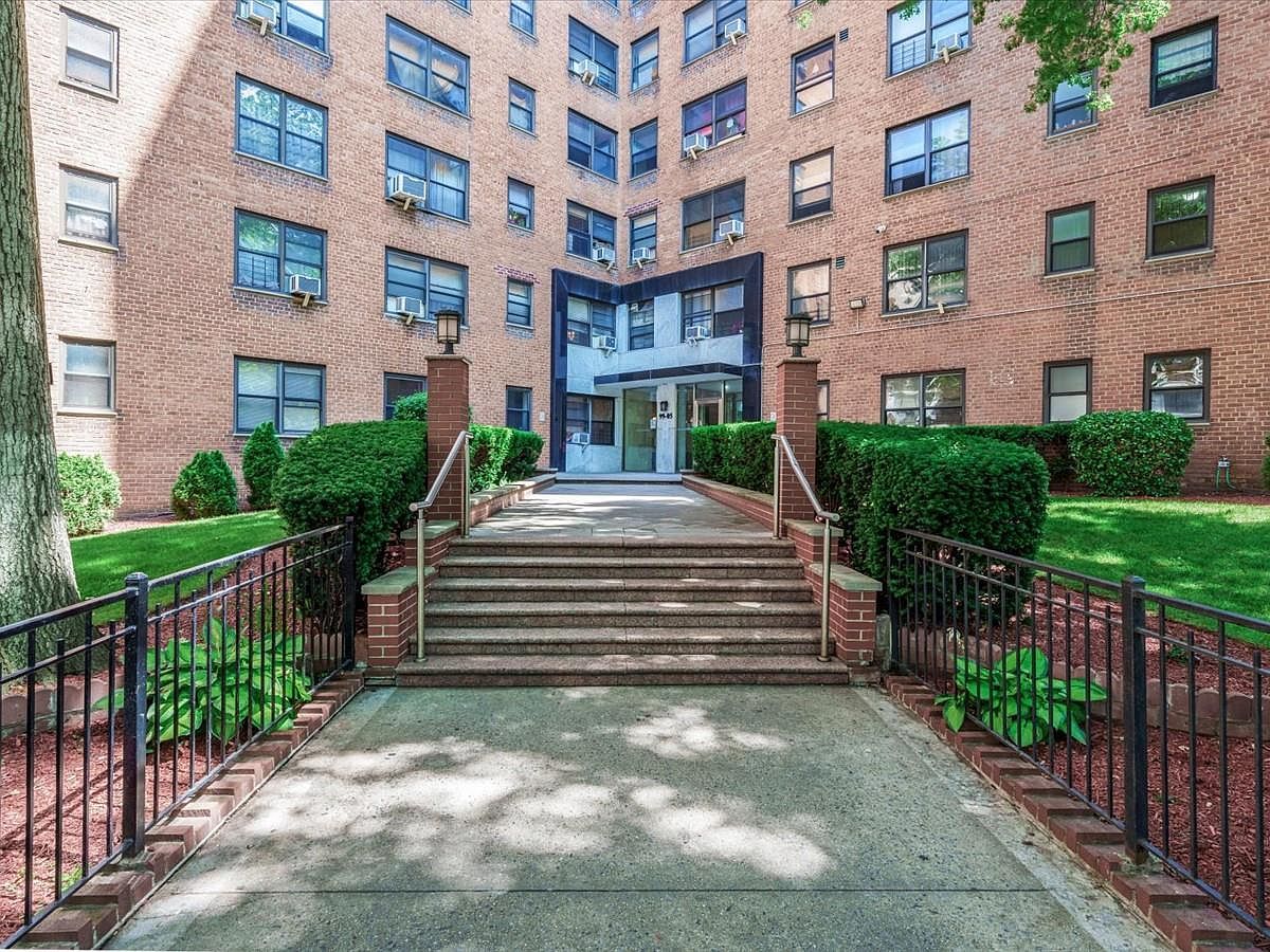 99-99 68th Ave #7R Rego Park, NY 11374 - Thumbnail 2
