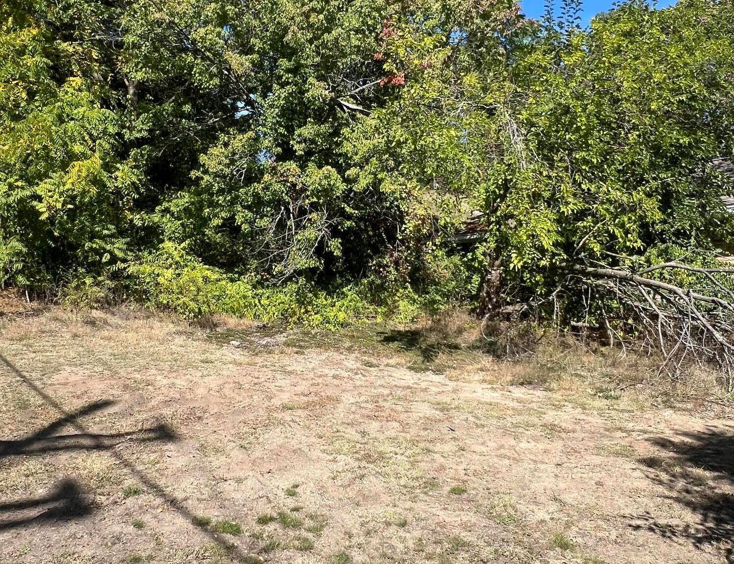 2102 Lake Ave Muskegon, MI 49445 - Thumbnail 2