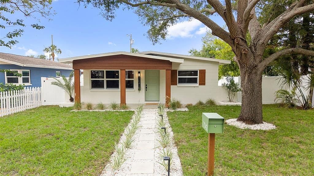 7042 Dartmouth Ave N Saint Petersburg, FL 33710, 33710
