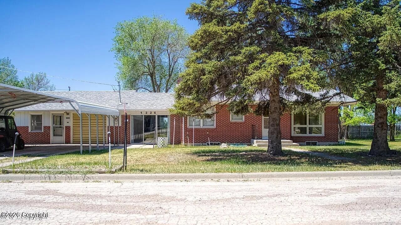 1226 Colorado Ave Upton, WY 82730 - Thumbnail 2