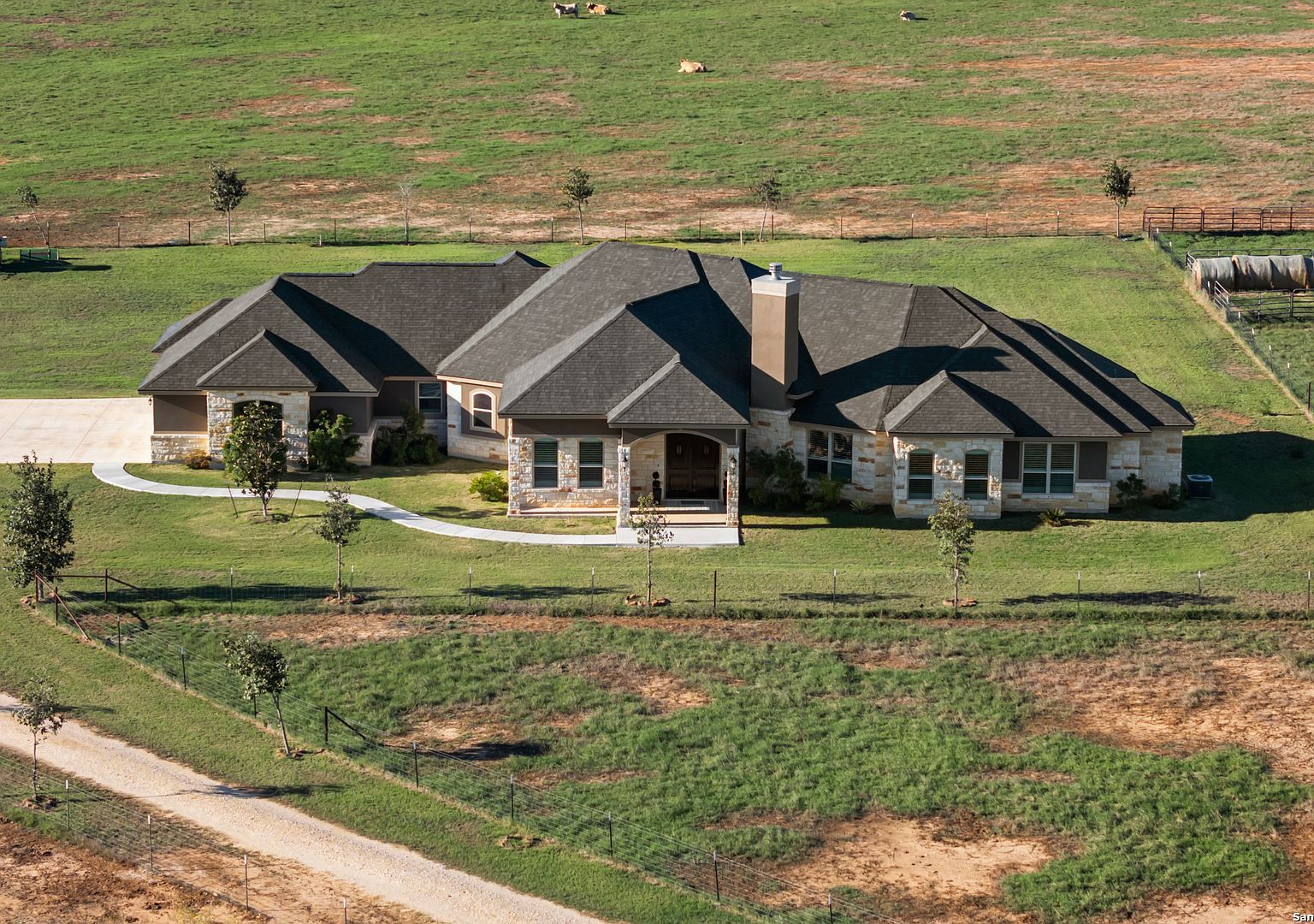 1530 County Road 132 Floresville, TX 78114 - Thumbnail 2