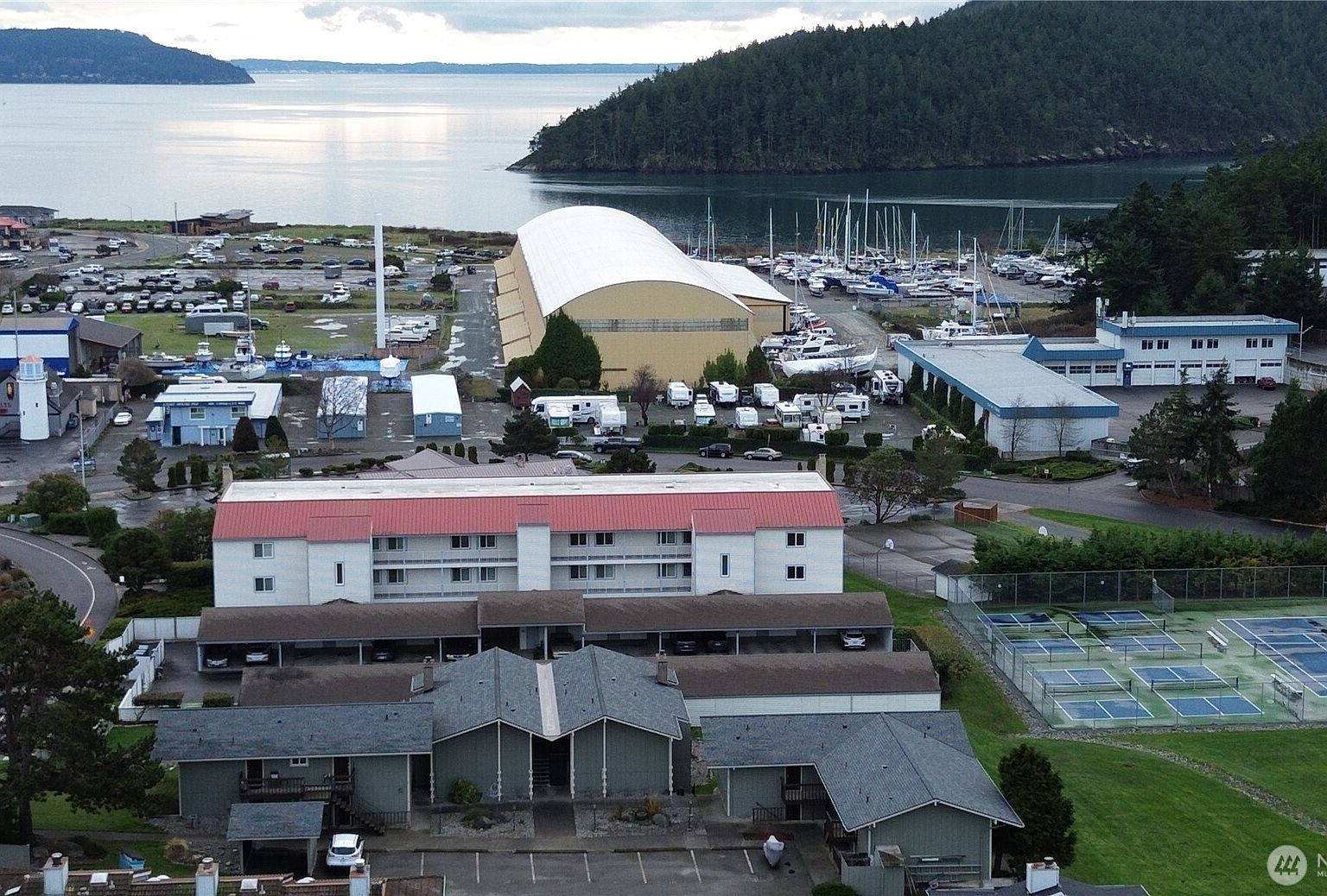 1710 Skyline Way #B103 Anacortes, WA 98221 - Thumbnail 2