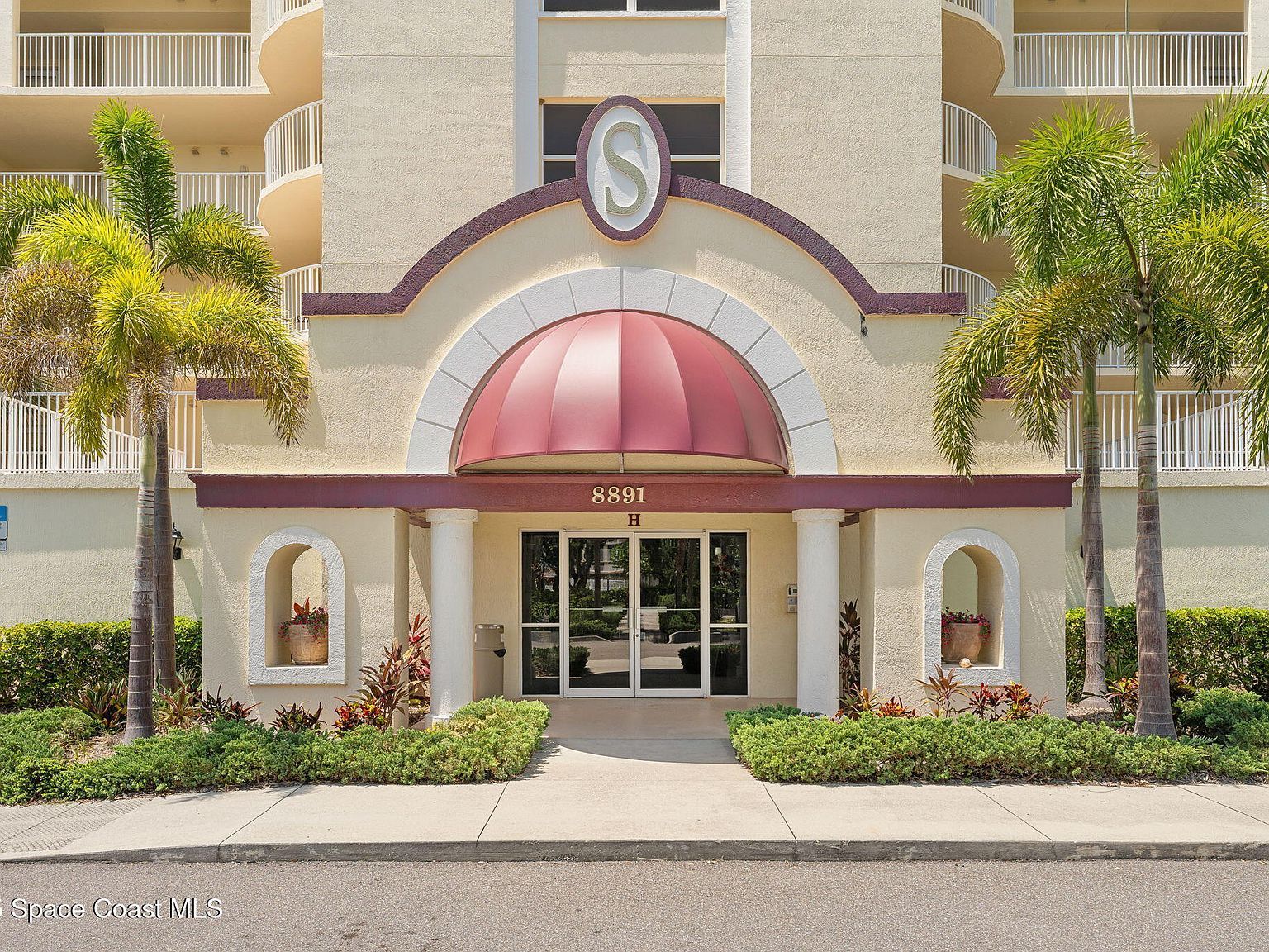 8891 Lake Dr APT 301 Cape Canaveral, FL 32920 - Thumbnail 2