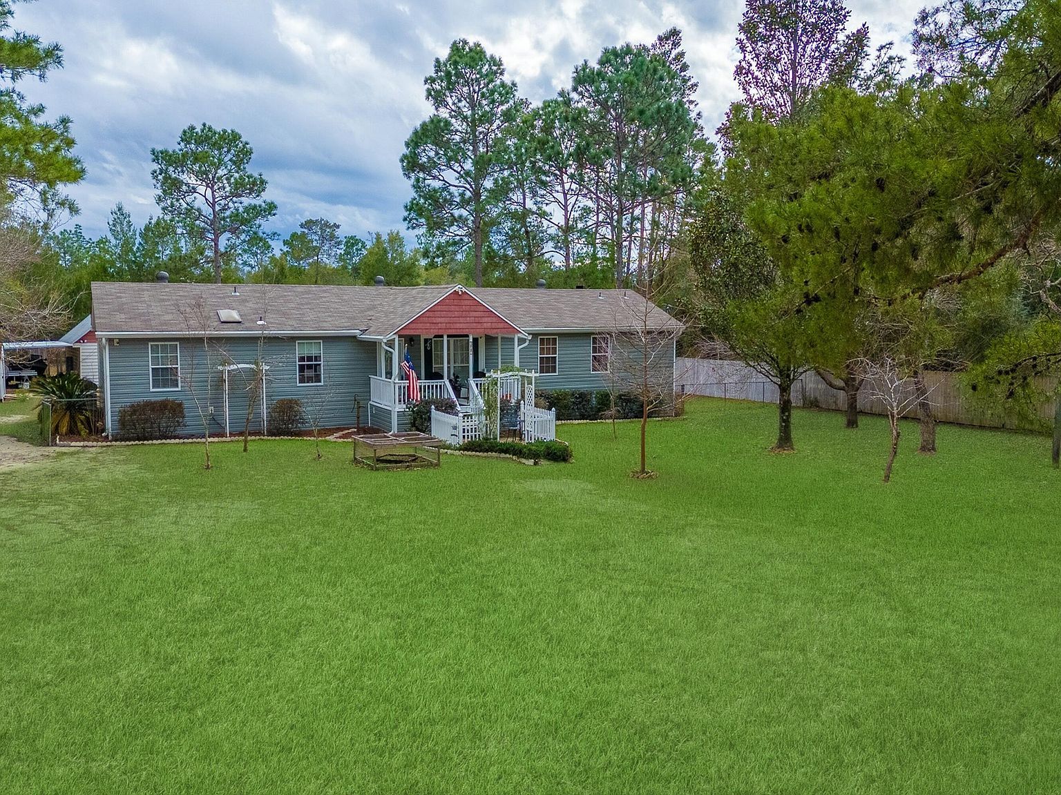 387 Pope St Freeport, FL 32439 - Thumbnail 2