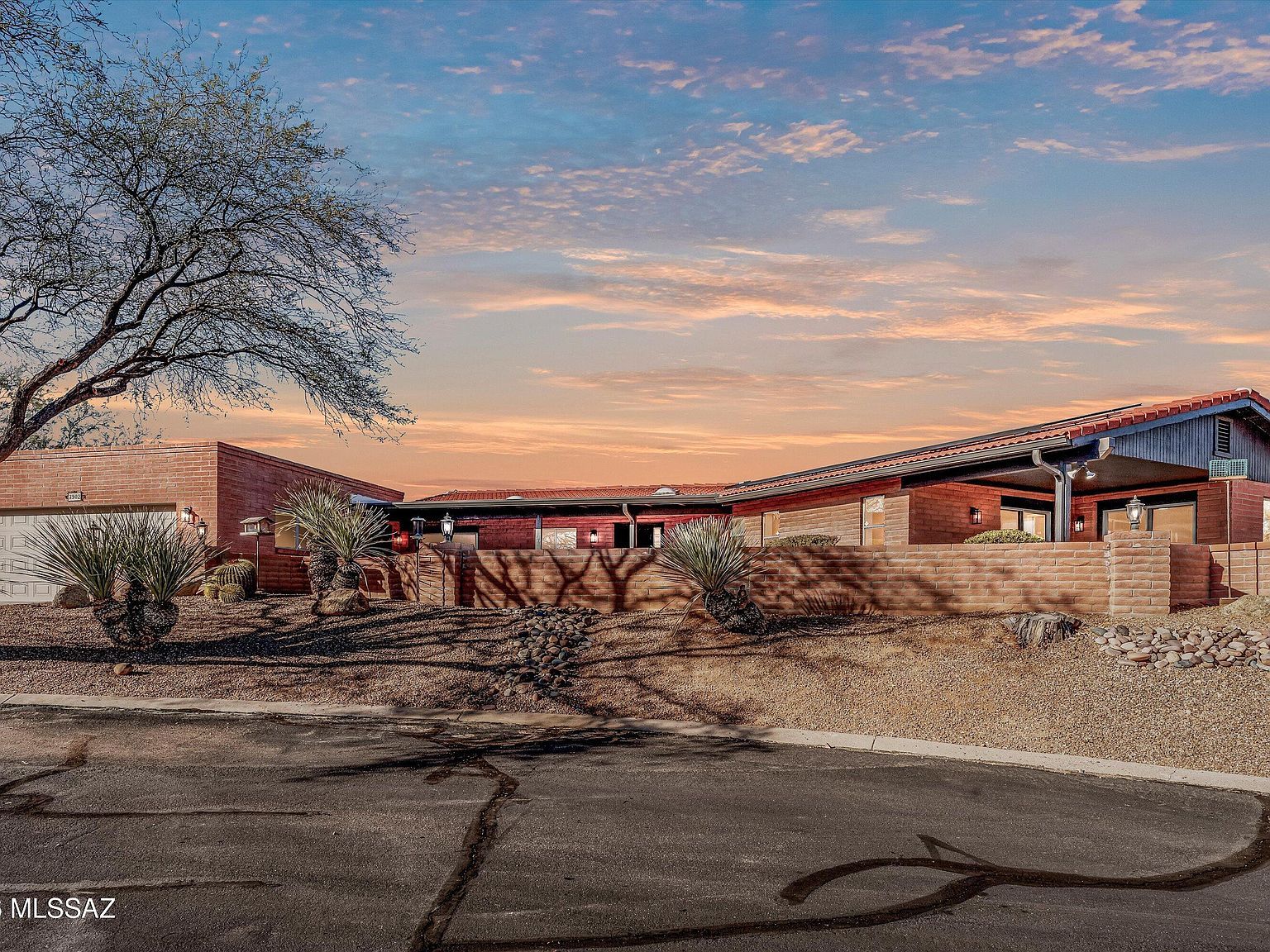 3902 S Via Del Ruisenor Green Valley, AZ 85622 - Thumbnail 2