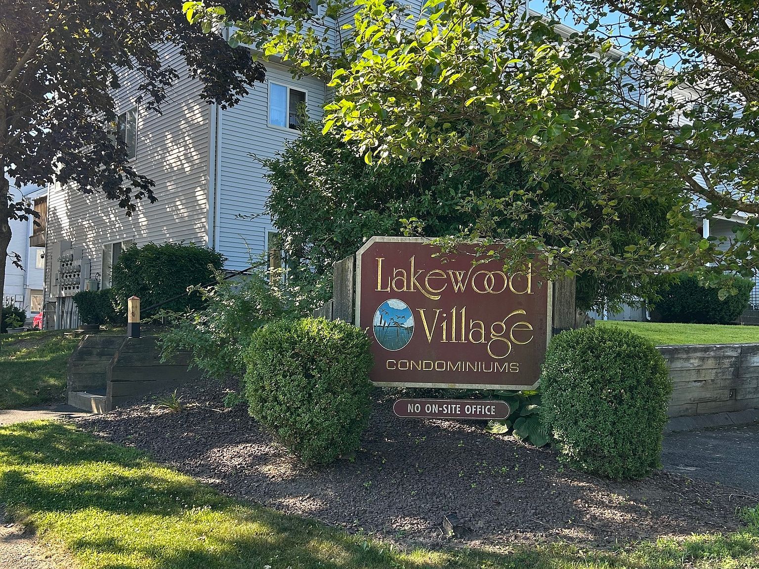 147 Hamden Ave APT I Waterbury, CT 06704 - Thumbnail 2