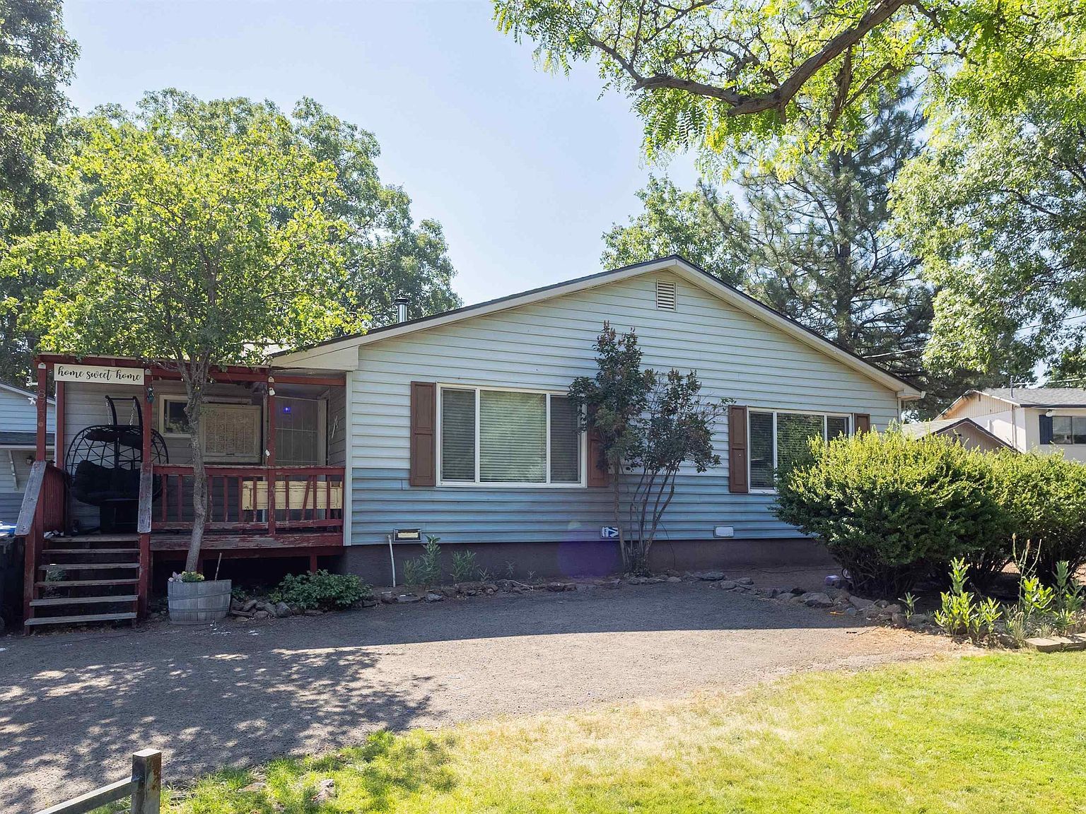 875 Cherry Ter Susanville, CA 96130 - Thumbnail 2