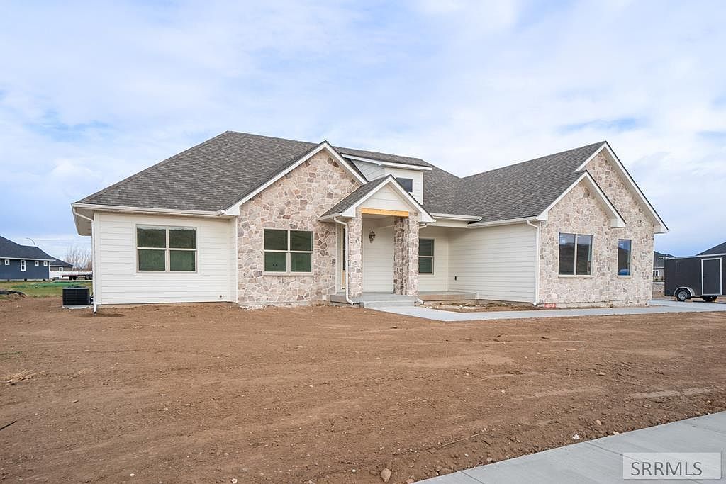 5768 Dune Village Way Idaho Falls, ID 83404 - Thumbnail 2