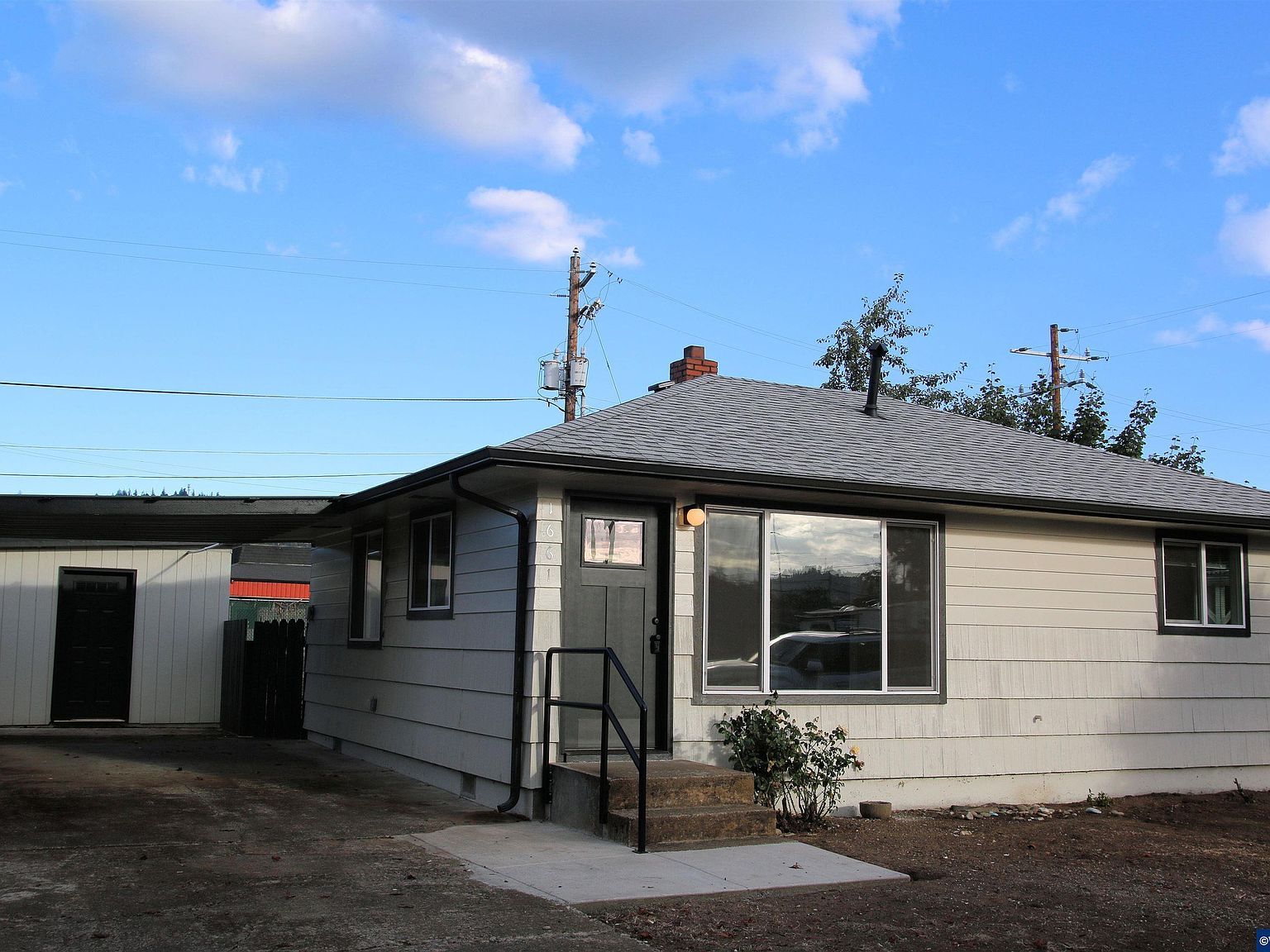 1661 Cooper St Lebanon, OR 97355 - Thumbnail 2