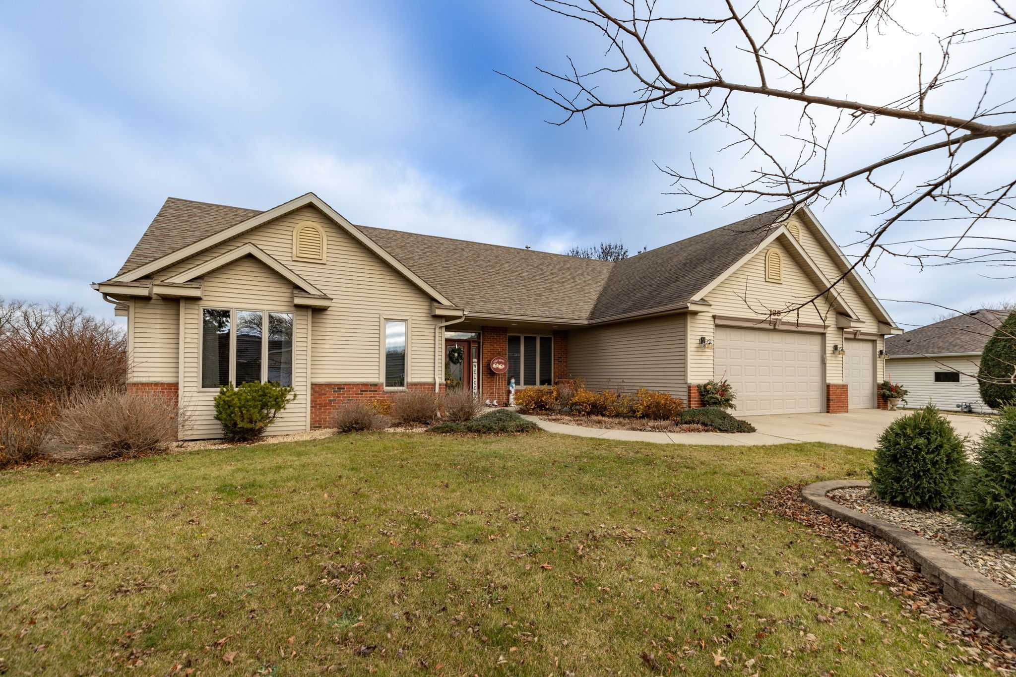 135 Quail Ridge Drive, Zumbrota, MN, USA, 55992 - Thumbnail 2