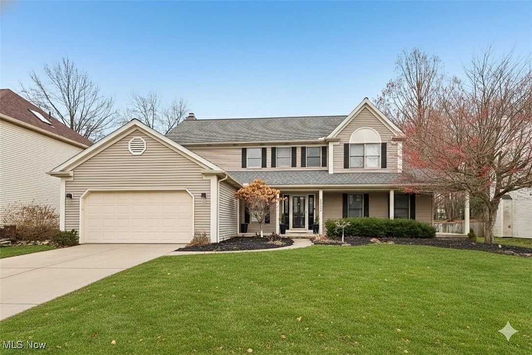 20393 Wildwood Ln Strongsville, OH 44136 - Thumbnail 2
