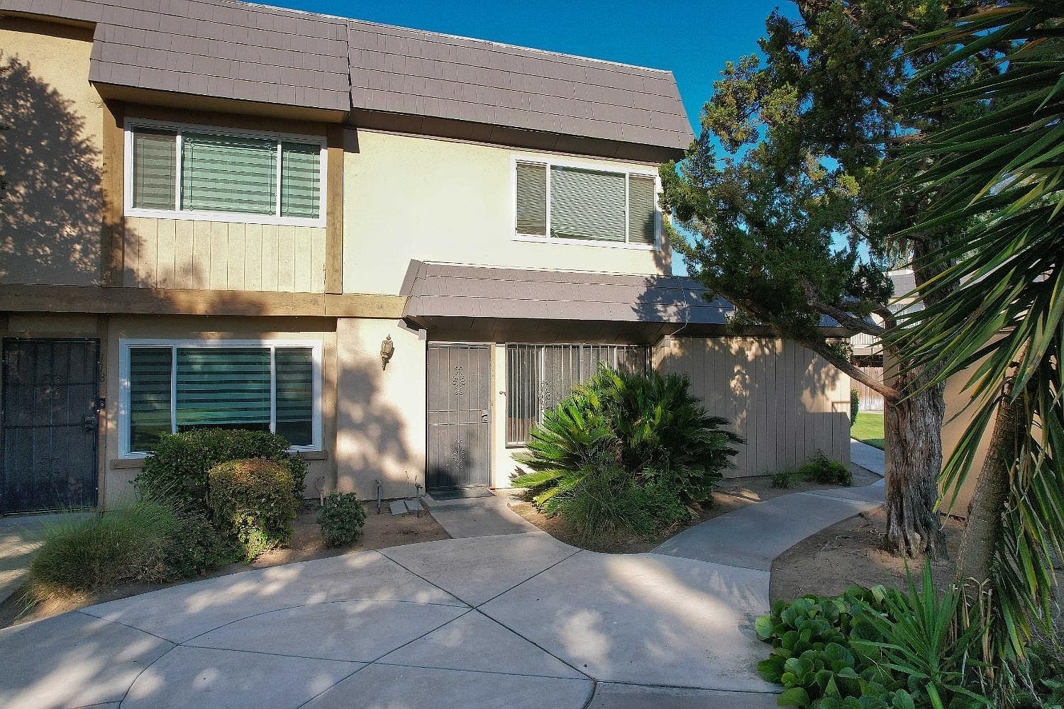 5098 E Ashlan Ave APT 117 Fresno, CA 93727 - Thumbnail 2