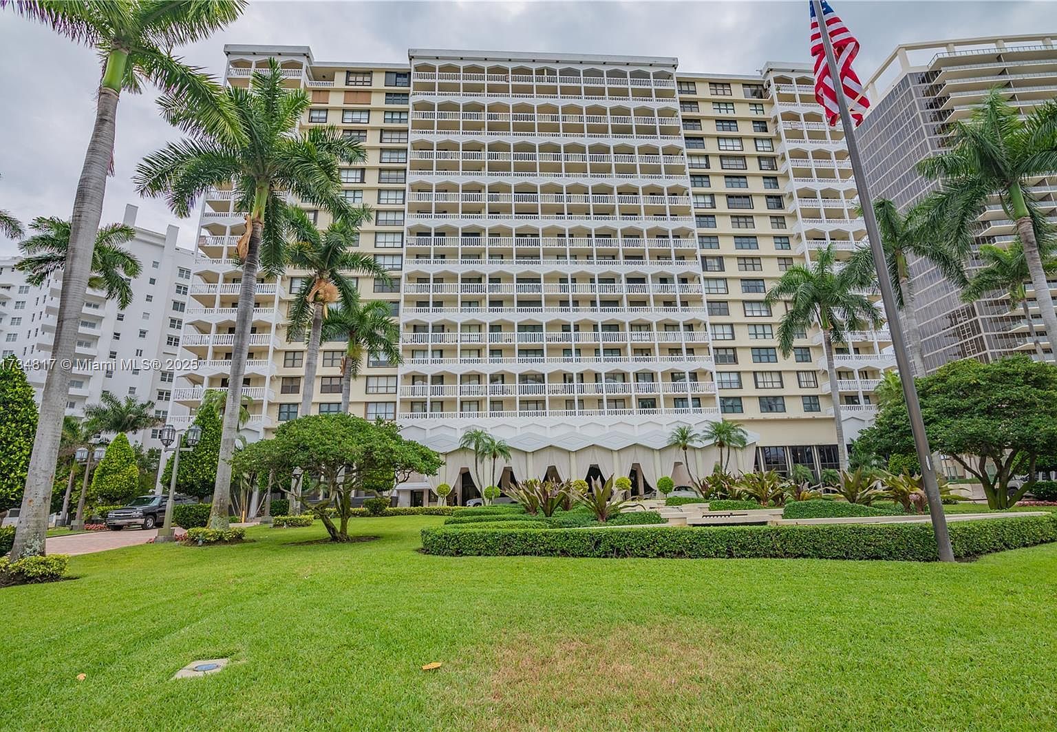 9801 Collins Ave APT 17J Bal Harbour, FL 33154 - Thumbnail 2