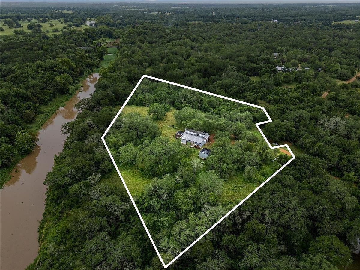 200 Desiderata Dr Smithville, TX 78957, 78957