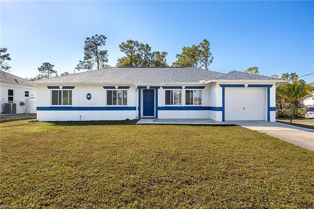 4230 33rd Ave NE Naples, FL 34120 - Thumbnail 2