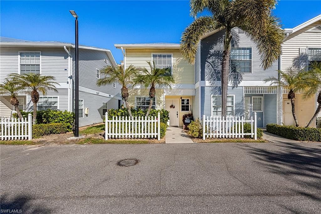 3347 N Key Dr APT 31 North Fort Myers, FL 33903 - Thumbnail 2