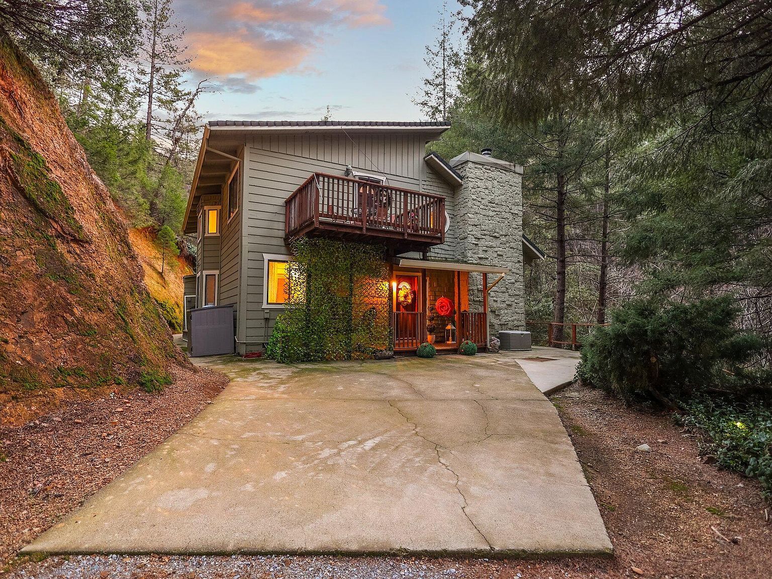 19563 Roaring Brook Way Lakehead, CA 96051 - Thumbnail 2