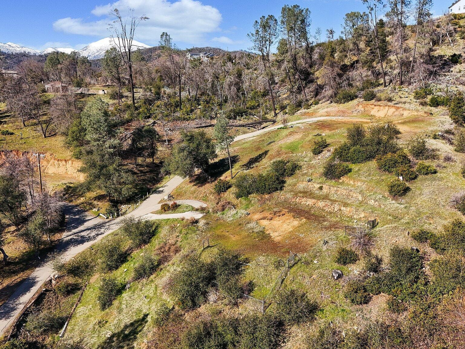 10249 Carrousel Dr Redding, CA 96001 - Thumbnail 2