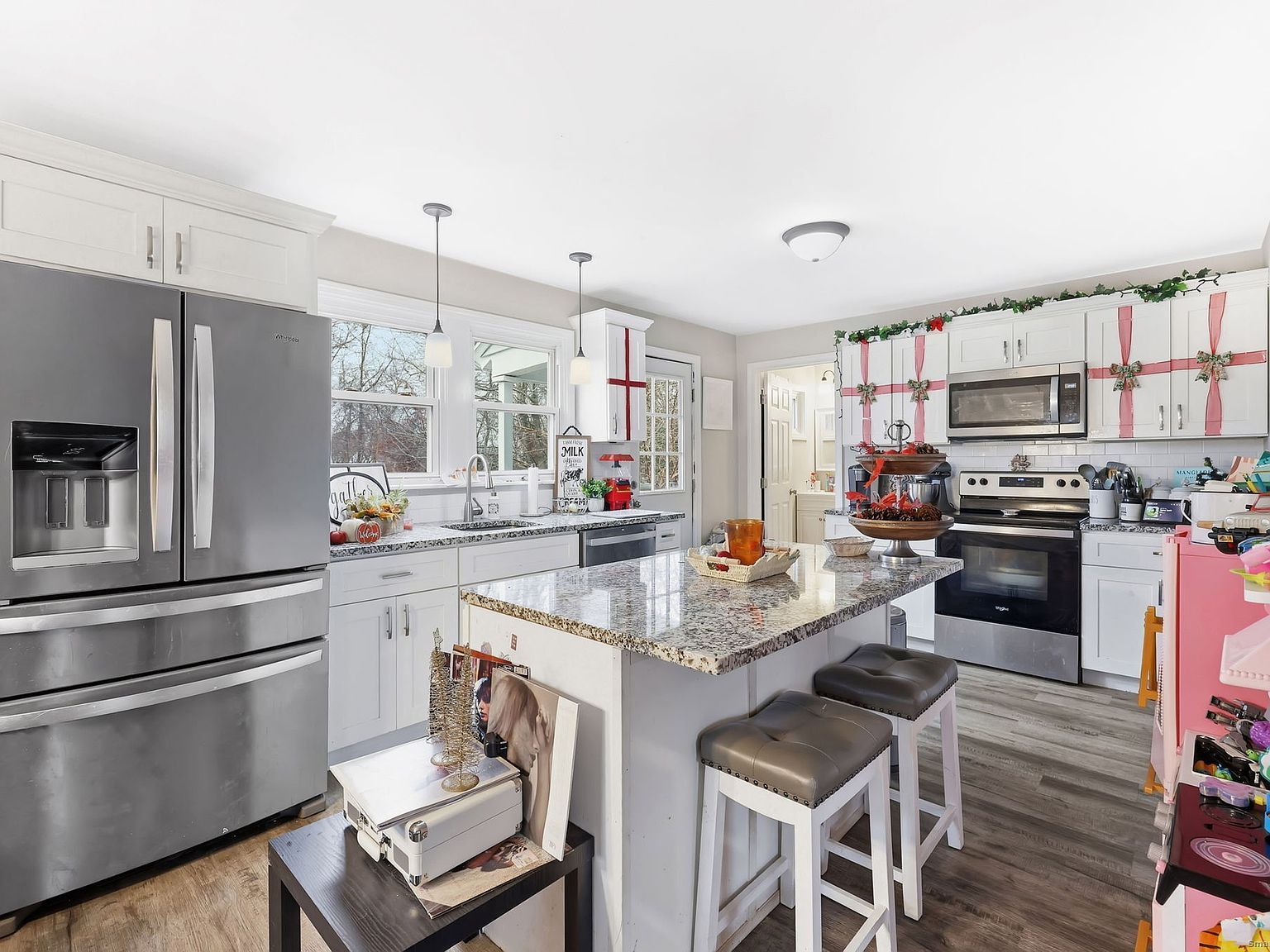 16 Brainard Rd Enfield, CT 06082 - Thumbnail 4