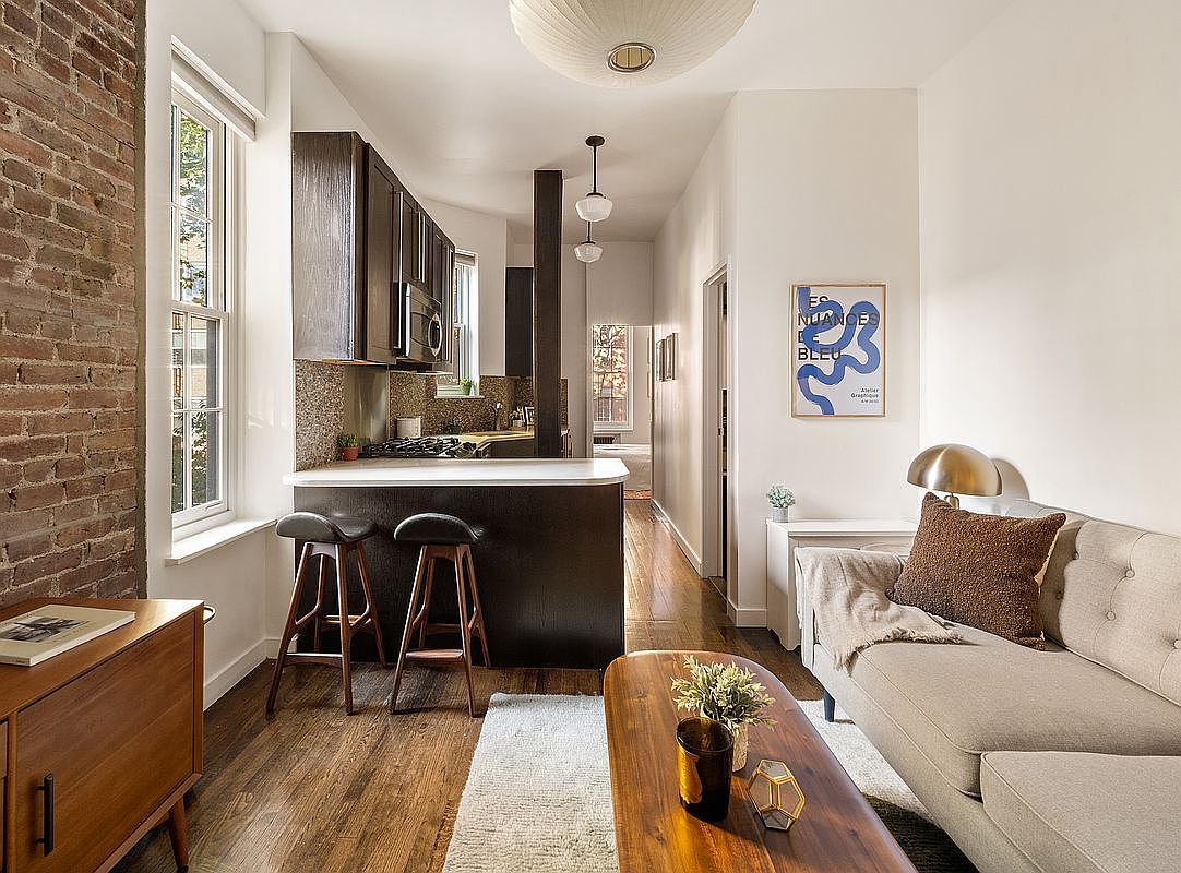 345 W 21st St APT 2B Manhattan, NY 10011 - Thumbnail 2