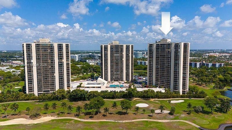 20379 W Country Club Dr APT 2636 Aventura, FL 33180 - Thumbnail 2