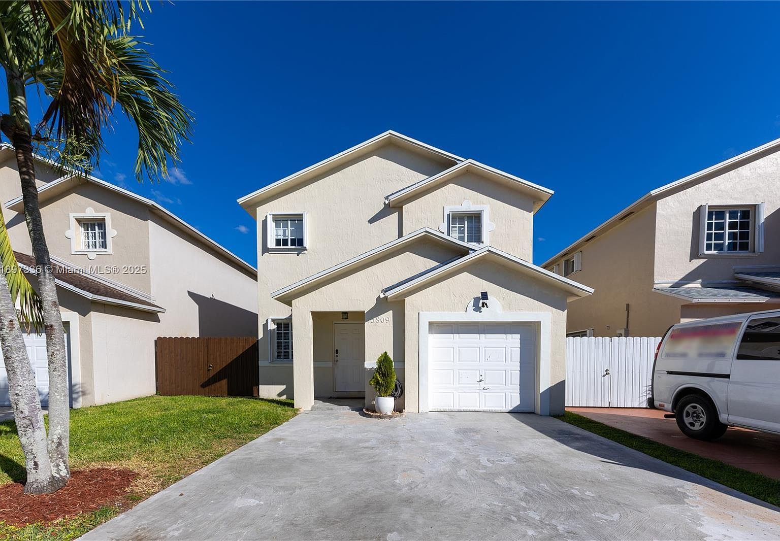 13809 SW 161st Ter Miami, FL 33177 - Thumbnail 2