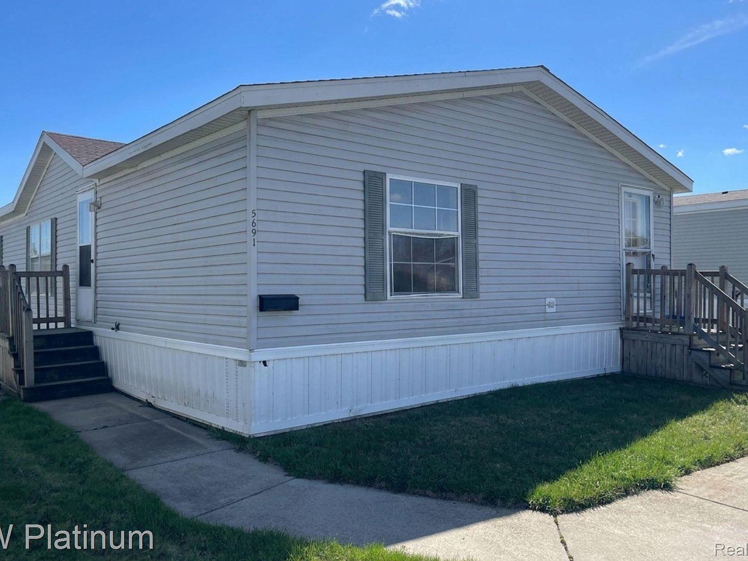 9691 Stoneypointe Dr Fair Haven, MI 48023, 48023