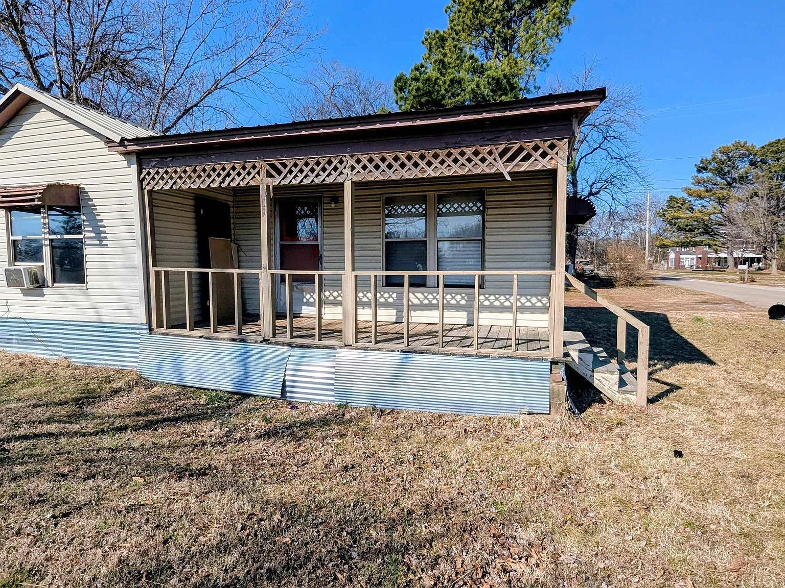 205 Hazel St Tuckerman, AR 72473 - Thumbnail 2