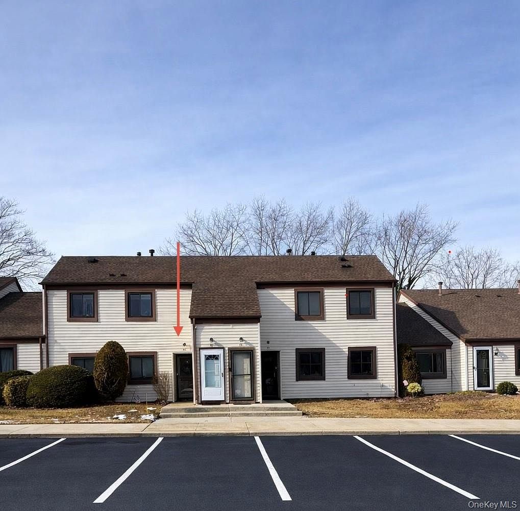 83 Gauguin Ct #83 Middle Island, NY 11953 - Thumbnail 2