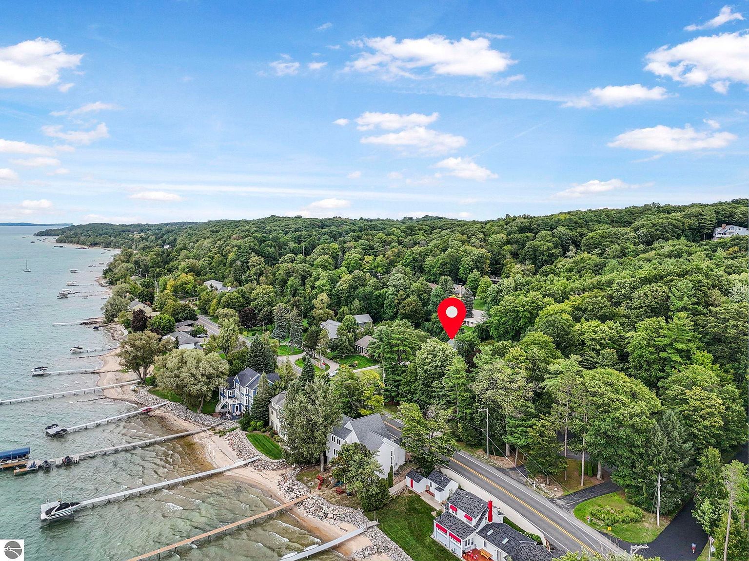 7320 Peninsula Dr Traverse City, MI 49686 - Thumbnail 2