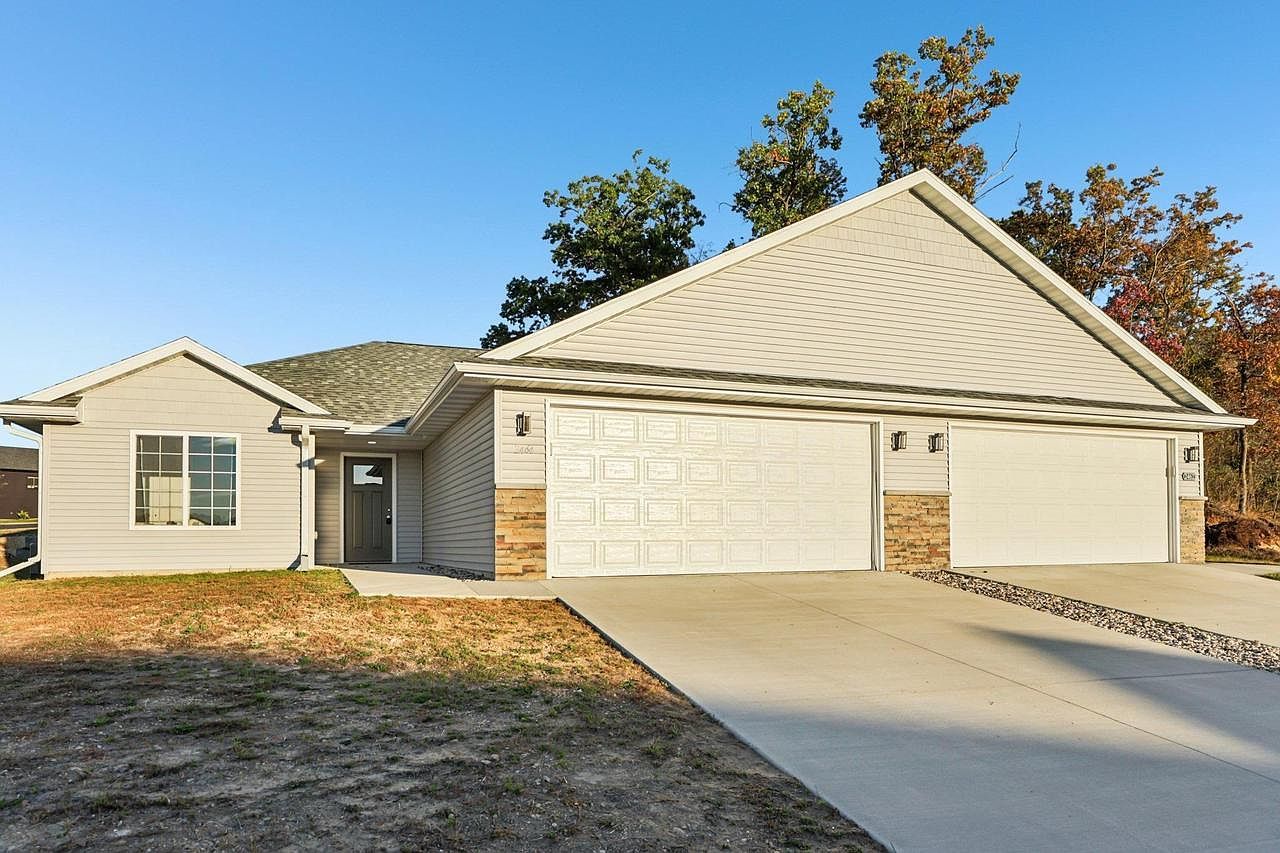 2464 Russell Ct Reedsburg, WI 53959 - Thumbnail 2