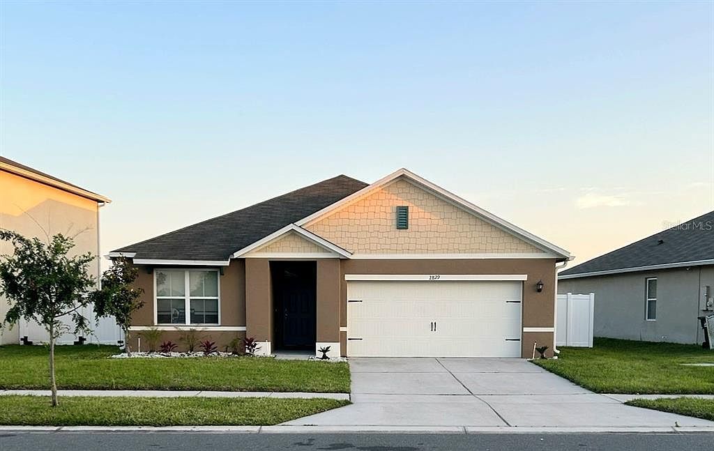 2829 Grandbury Grove Rd Lakeland, FL 33811  | Single Family
