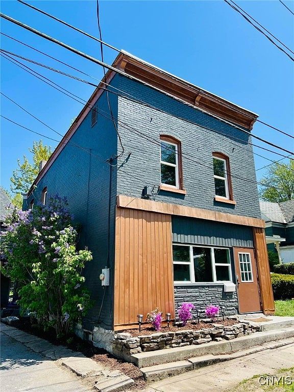 432 W Mullin St Watertown, NY 13601 - Thumbnail 2