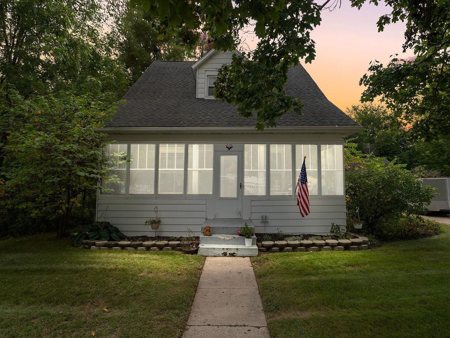 116 Currier St Clinton, MI 49236 - Thumbnail 2